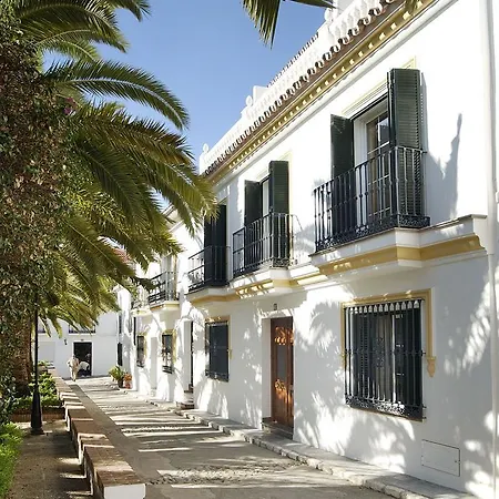 La Plazoleta 2*
